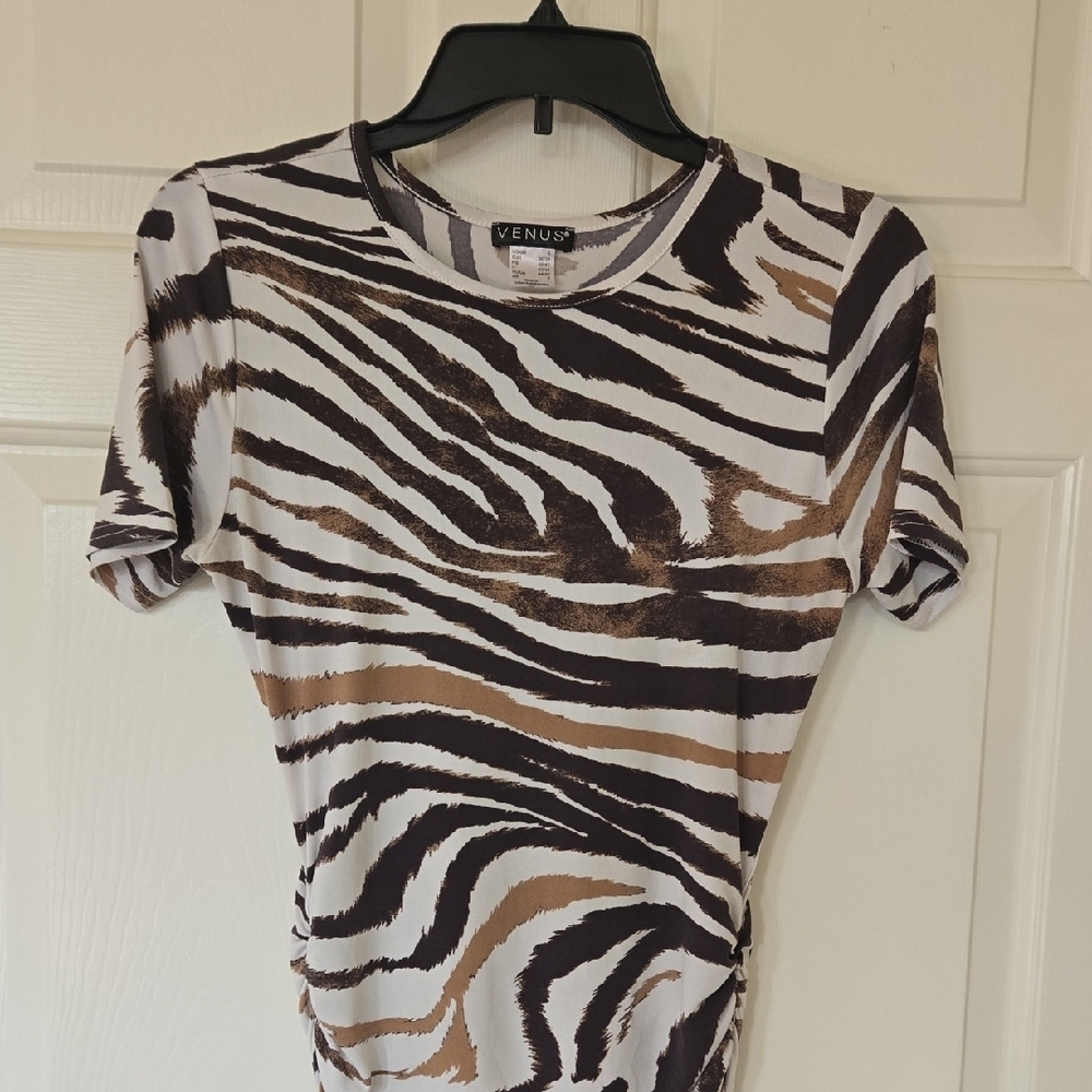 VENUS Black and White Ruched Bodycon Midi Dress - Picture 2 of 11